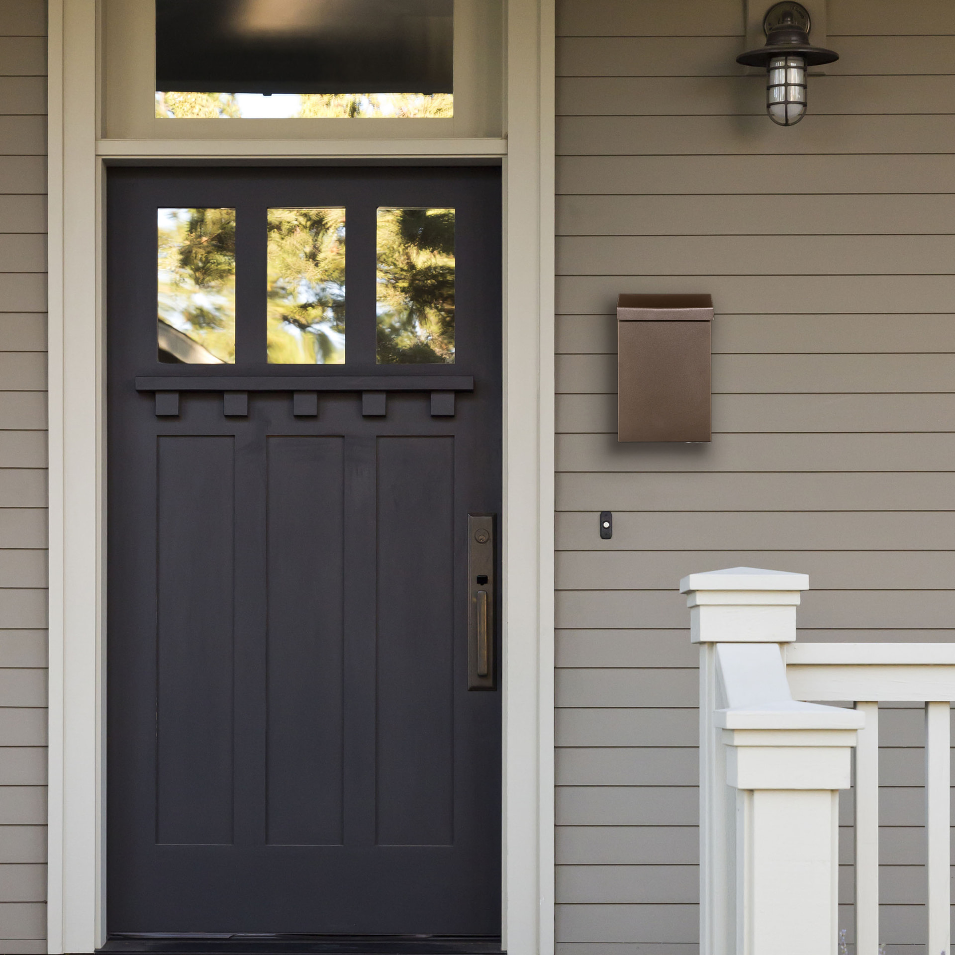 MH110TBZAM_MH11_WallMount_ModernHeritage_Bronze_IMG_Lifestyle