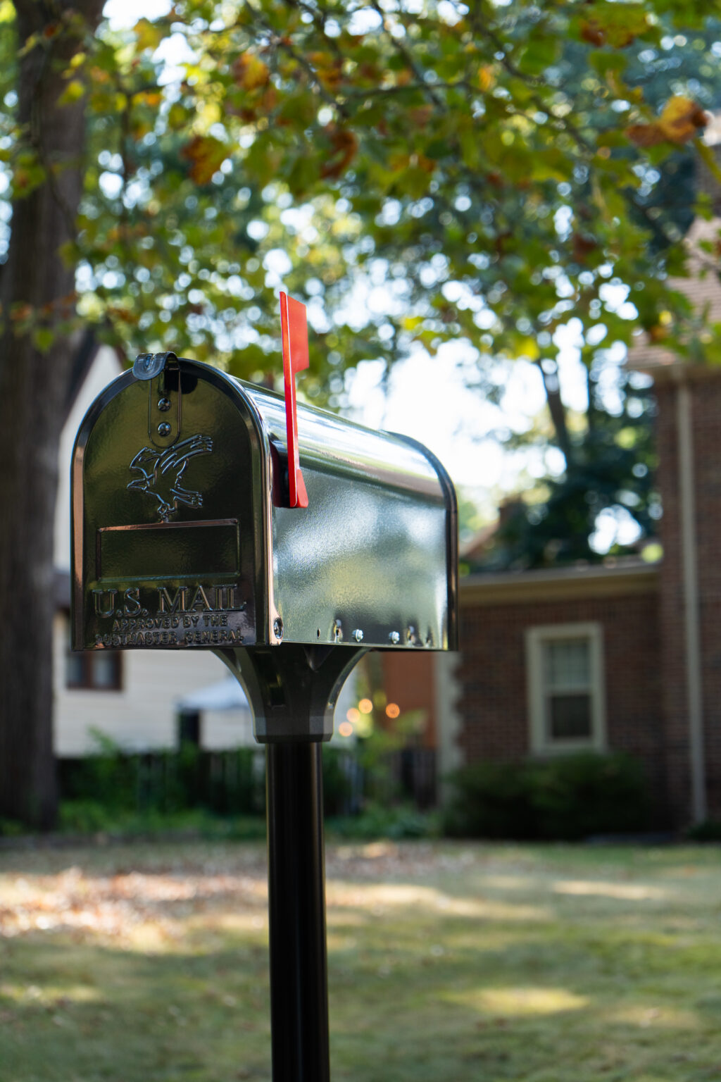 Curated visual reference: Picture Idea: Elite Mailbox With Post