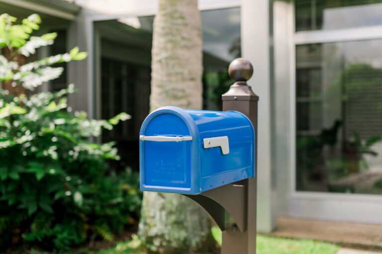 The Surprising Thing Your Mailbox Says About Your Home